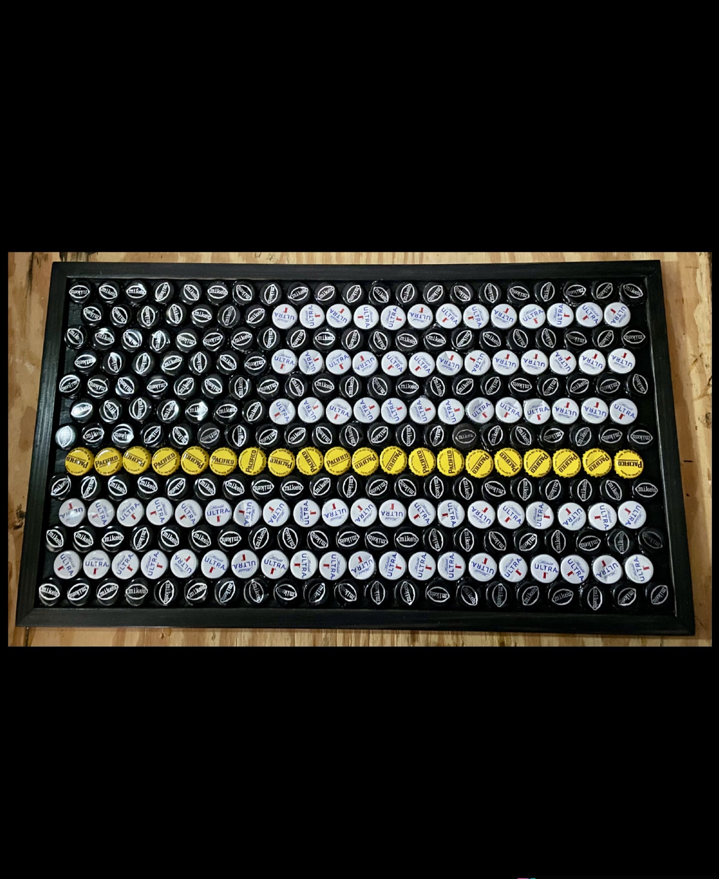 Flag- Thin Yellow Line Bottle Cap Sign